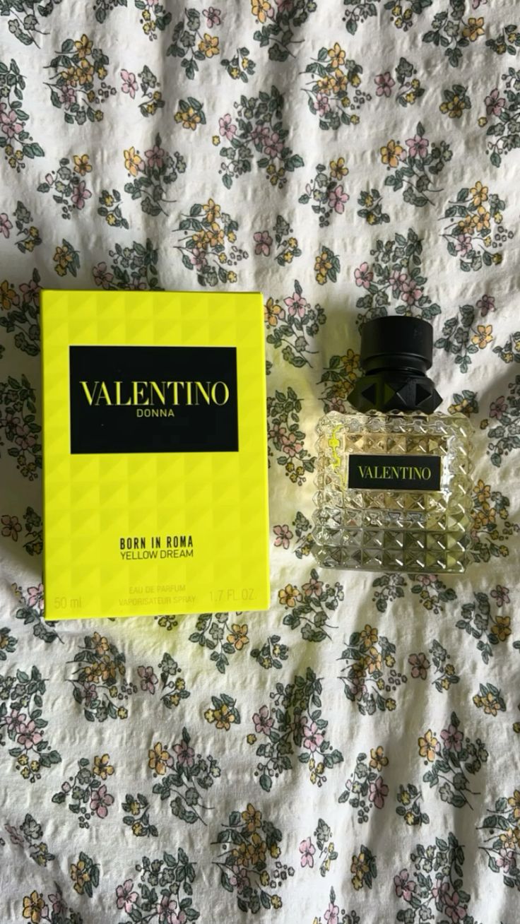 Valentino DONNA Born In Roma Yellow Dream Valentino